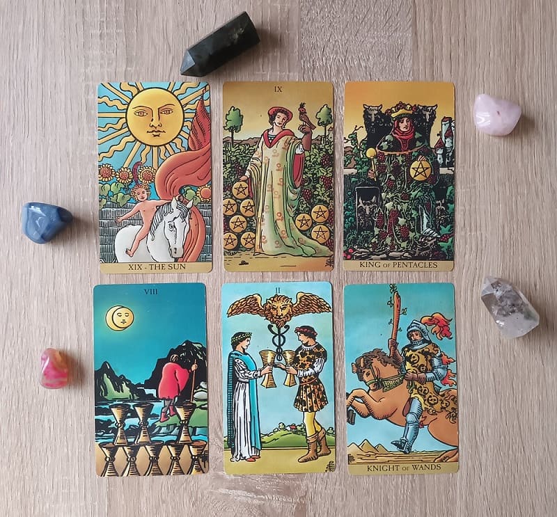 Tại sao không nên xem Tarot free? Sự thật bạn cần biết