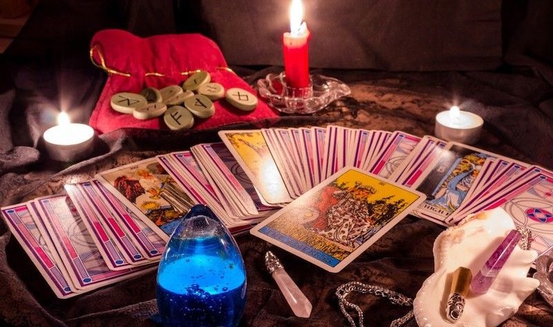 Tìm hiểu sự khác nhau giữa xem Tarot free và có phí