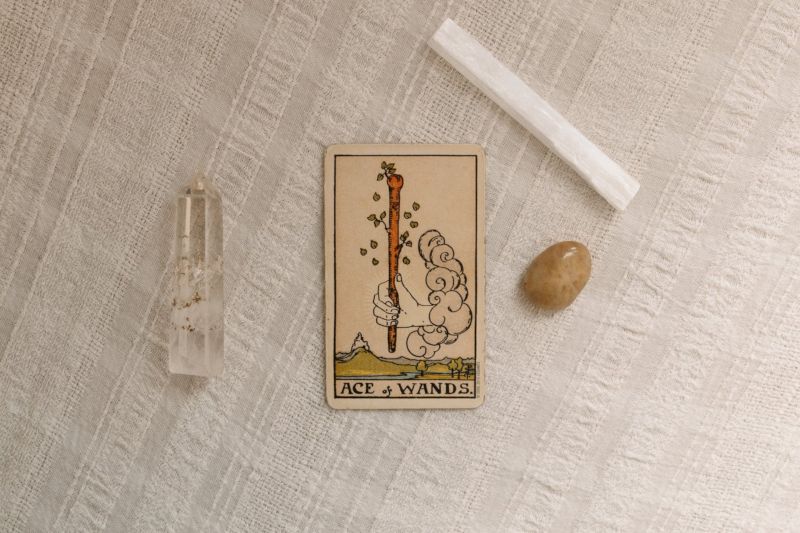 Ace of wands - Lá bài hướng đến điều tốt đẹp trong tương lai