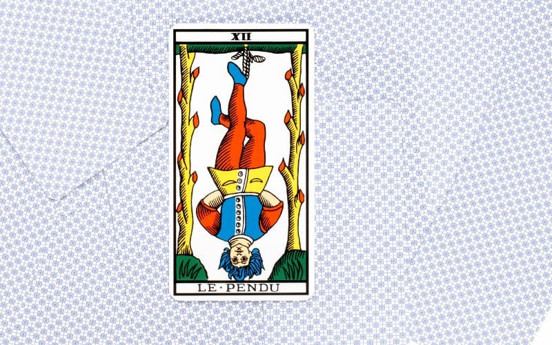 Lá bài The Hanged Man chứa nhiều thông điệp về sự kiên nhẫn