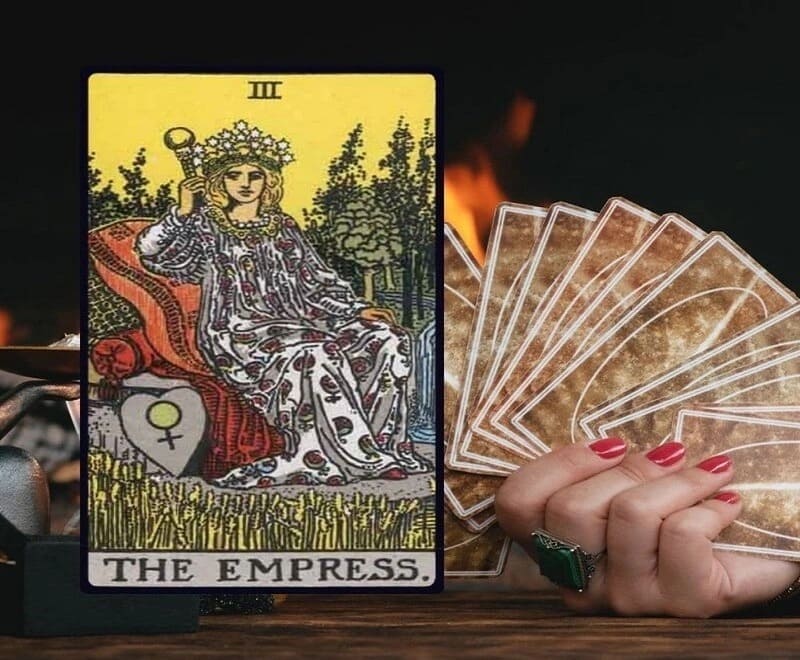 The Empress – Nữ hoàng của tình yêu và sinh sôi trong Tarot